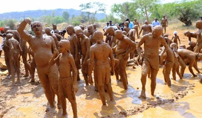 Bizarre festival in putukottai ponnamaravathy